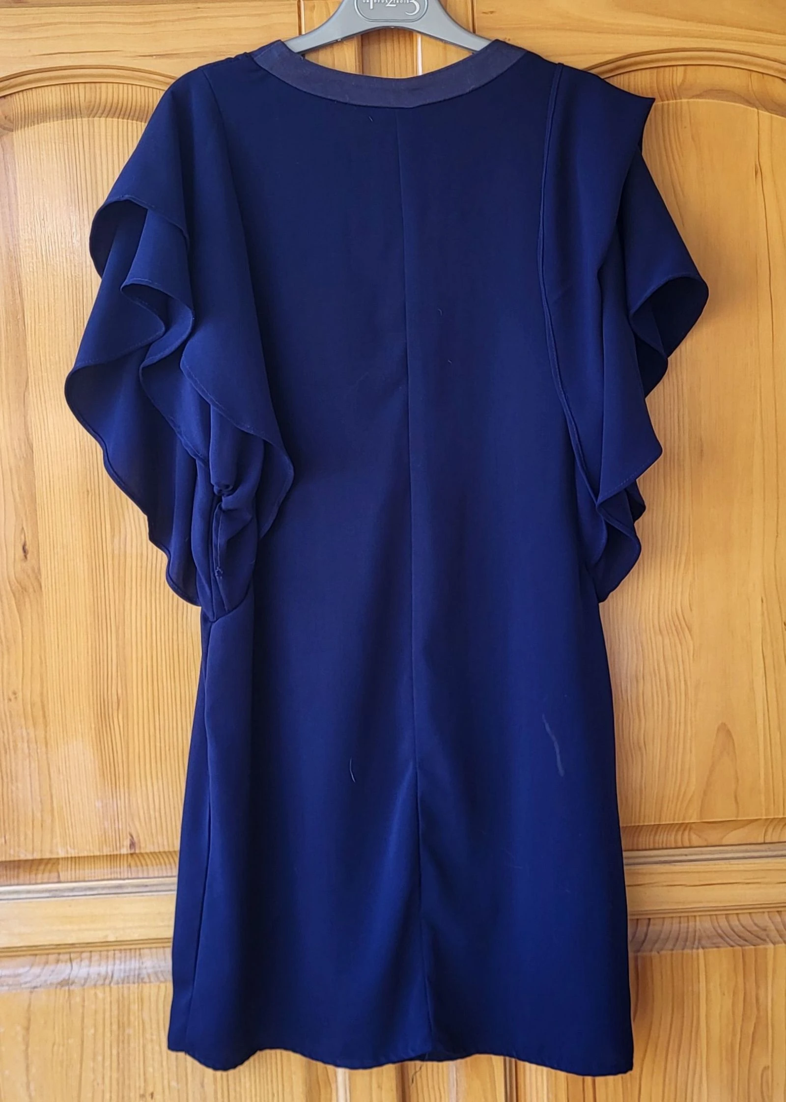 Nana Baila Vestido TFr38/TM-Marinho-Ombro com Volante & Corte Reto & Decote com Laço Dourado em OT – photo 4